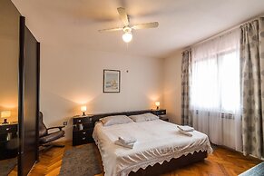 Apartment 1202