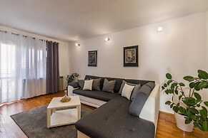 Apartment 1202