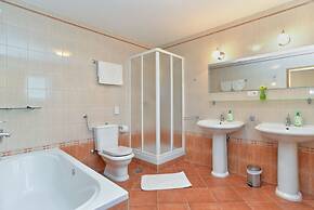 Villa 1240