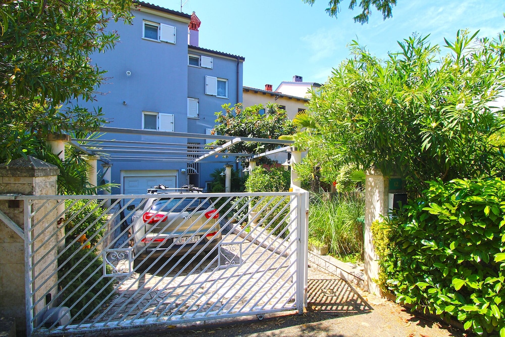 Apartment 1278