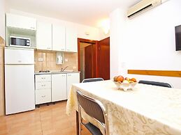 Apartment 1303