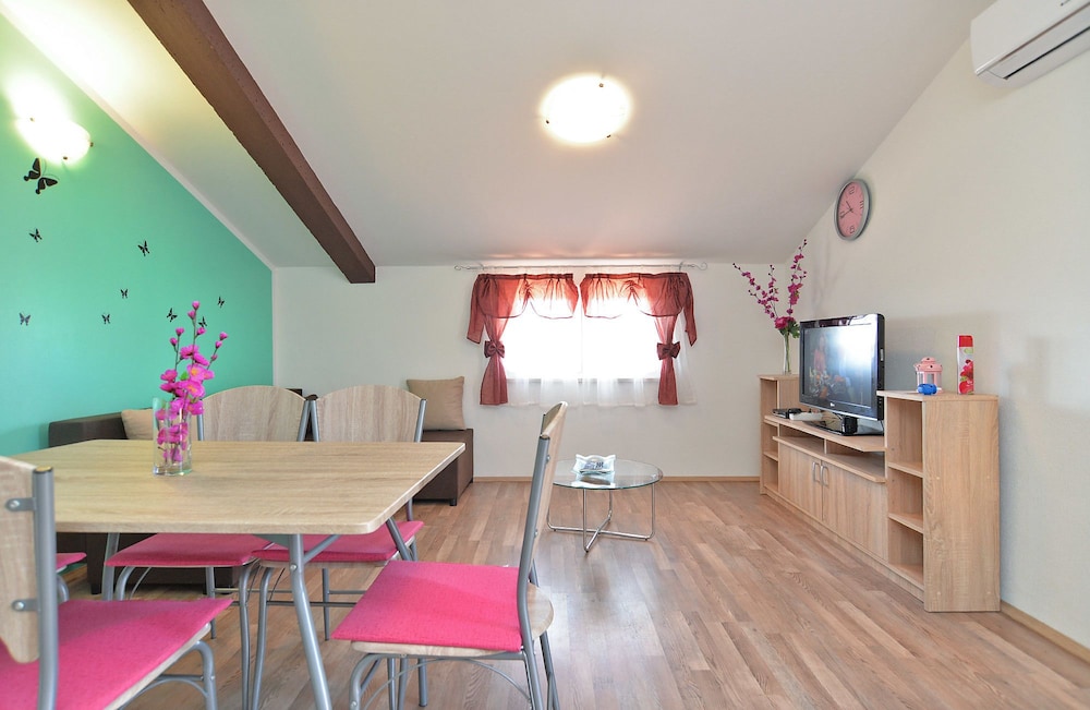 Apartment 1355