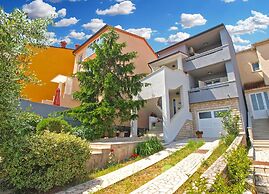 Apartment 1366