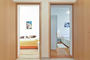 Apartment 1375
