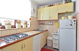 Apartment 1375