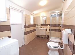 Apartment 1380