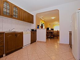 Apartment 1382
