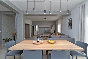 House 1384