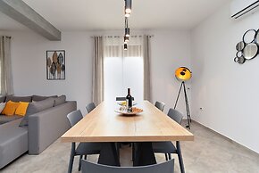 House 1384