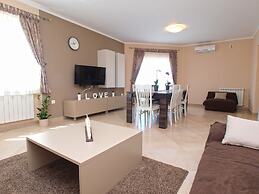 Apartment 1386