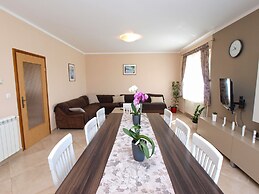 Apartment 1386