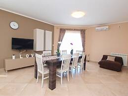 Apartment 1386