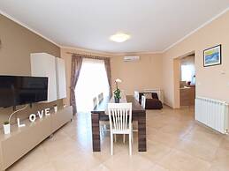 Apartment 1386