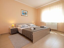 Apartment 1386