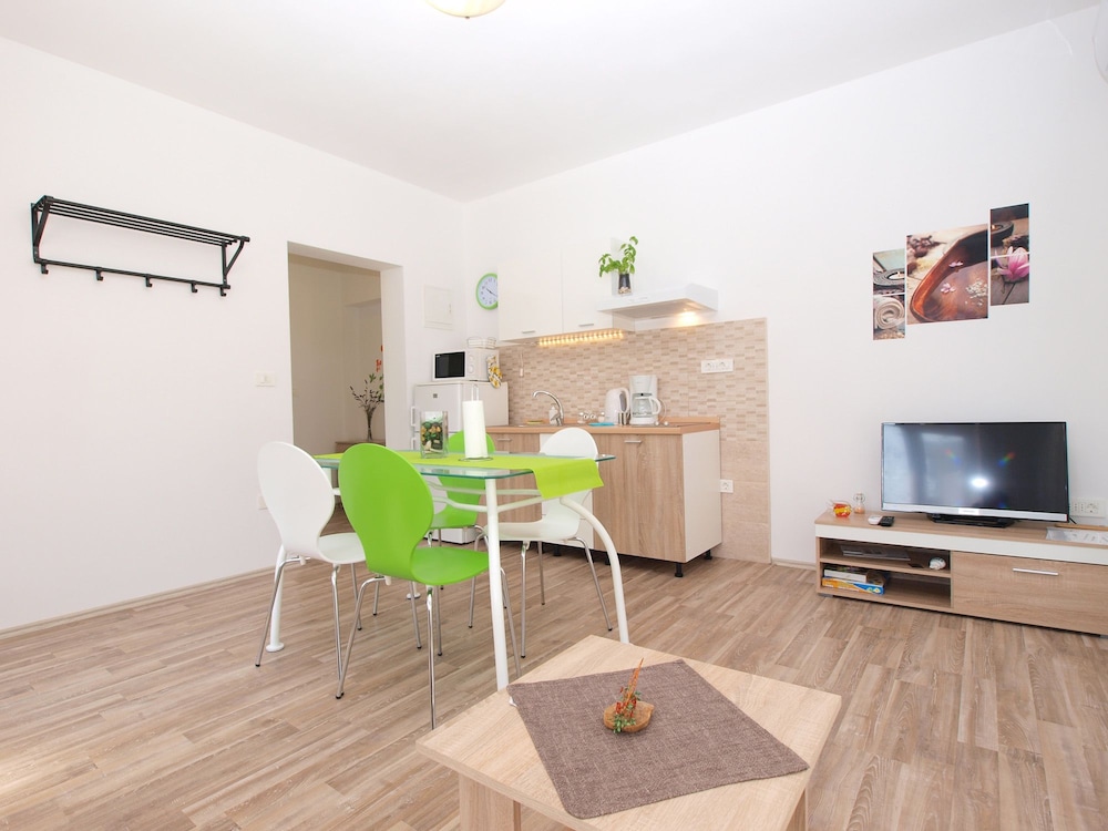 Apartment 1403