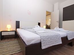 Apartment 1403