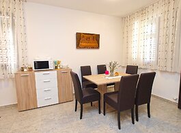 Apartment 1424