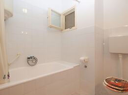 Apartment 1475