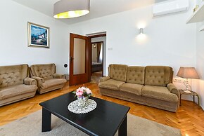 Apartment 1490