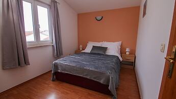 Apartment 1496