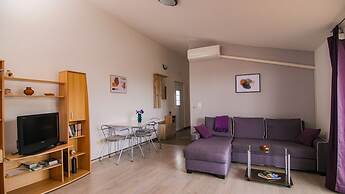 Apartment 1496