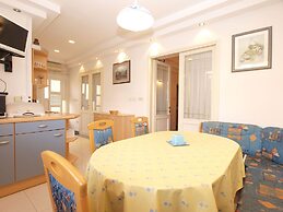Apartment 1544