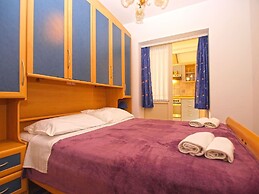Apartment 1544