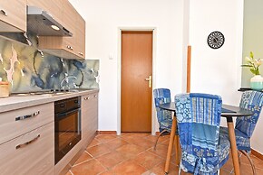 Apartment 1550