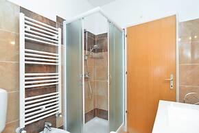 Apartment 1552