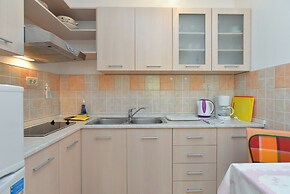 Apartment 1552