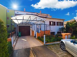 Apartment 1558