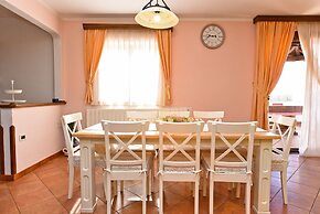 Apartment 1561