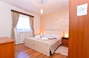 Apartment 1561
