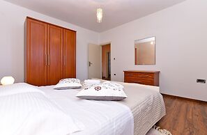Apartment 1561