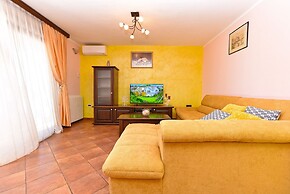 Apartment 1561