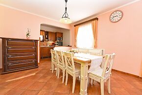 Apartment 1561