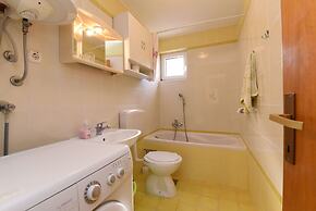 Apartment 1562