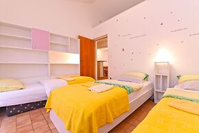 Apartment 1562