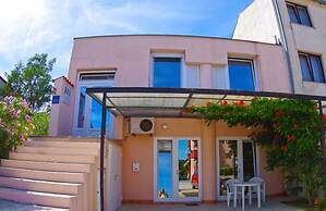 Apartment 1562