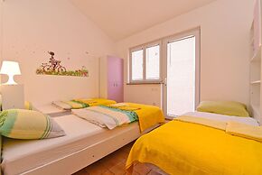 Apartment 1562
