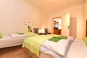 Apartment 1562