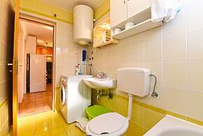Apartment 1562