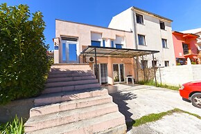 Apartment 1562