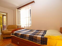 Apartment 1582