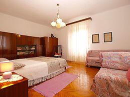 Apartment 1582