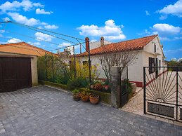 Apartment 1582