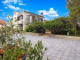 Apartment 1582