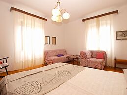Apartment 1582