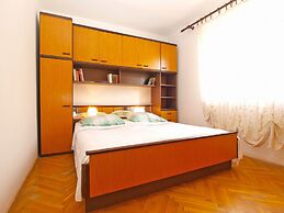 Apartment 1583