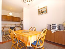 Apartment 1586